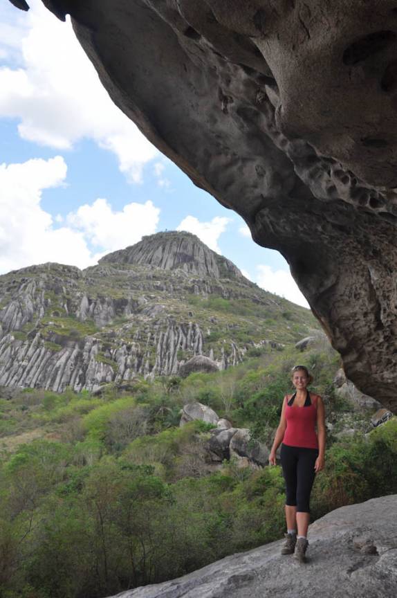 Na Gruta da Santa, no Parque Estadual da Pedra da Boca, na Paraíba, fronteira com Passa e Fica - RN